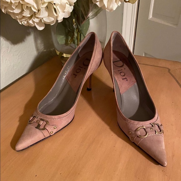 Dior suede pointed toed pumps with CD emblem - Picture 3 of 8